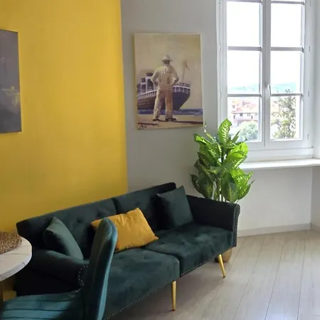 Апартаменты Sunny Loft At Gate Of Old *