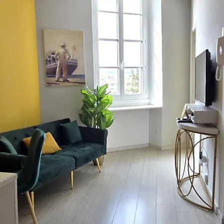 Апартаменты Sunny Loft At Gate Of Old Ницца