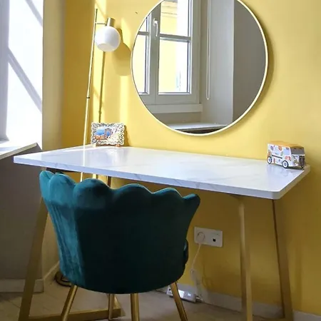 Sunny Loft At Gate Of Old *