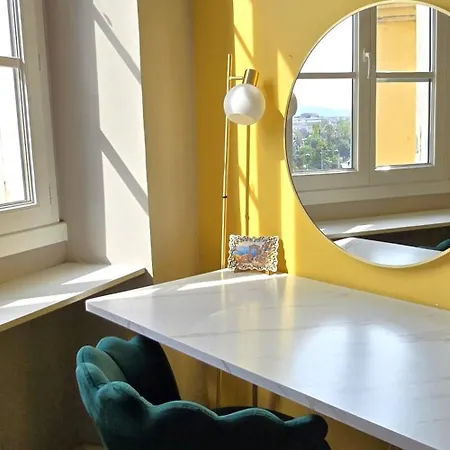 Апартаменты Sunny Loft At Gate Of Old Ницца